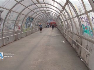 Внутри перехода летом душно&#44; зимой противно