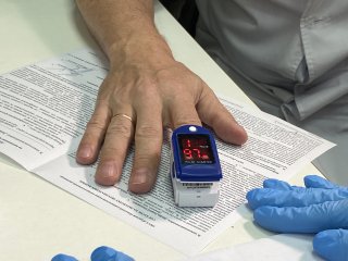 Перед вакцинацией пациент проходит медицинское обследование